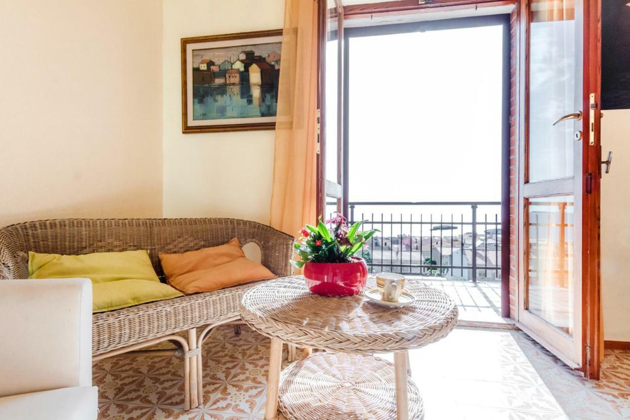 Bed and Breakfast Mare Lughente С'Аркитту-Кульери Экстерьер фото